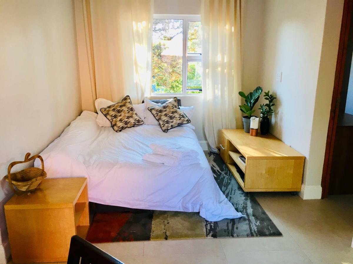 Kilkenny Cottages 2 Bedroom Unit Johannesburg Bagian luar foto